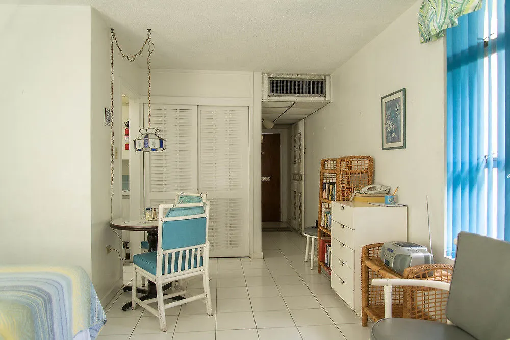 Sky Lounge Beach Studio 0*, Montego Bay