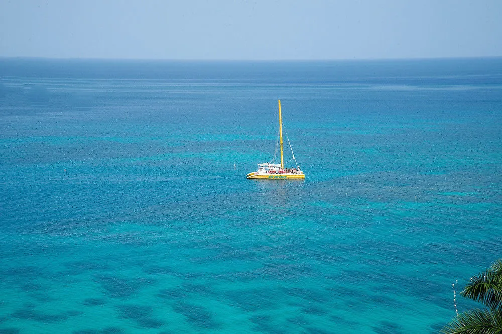 Sky Lounge Beach Studio Apartment